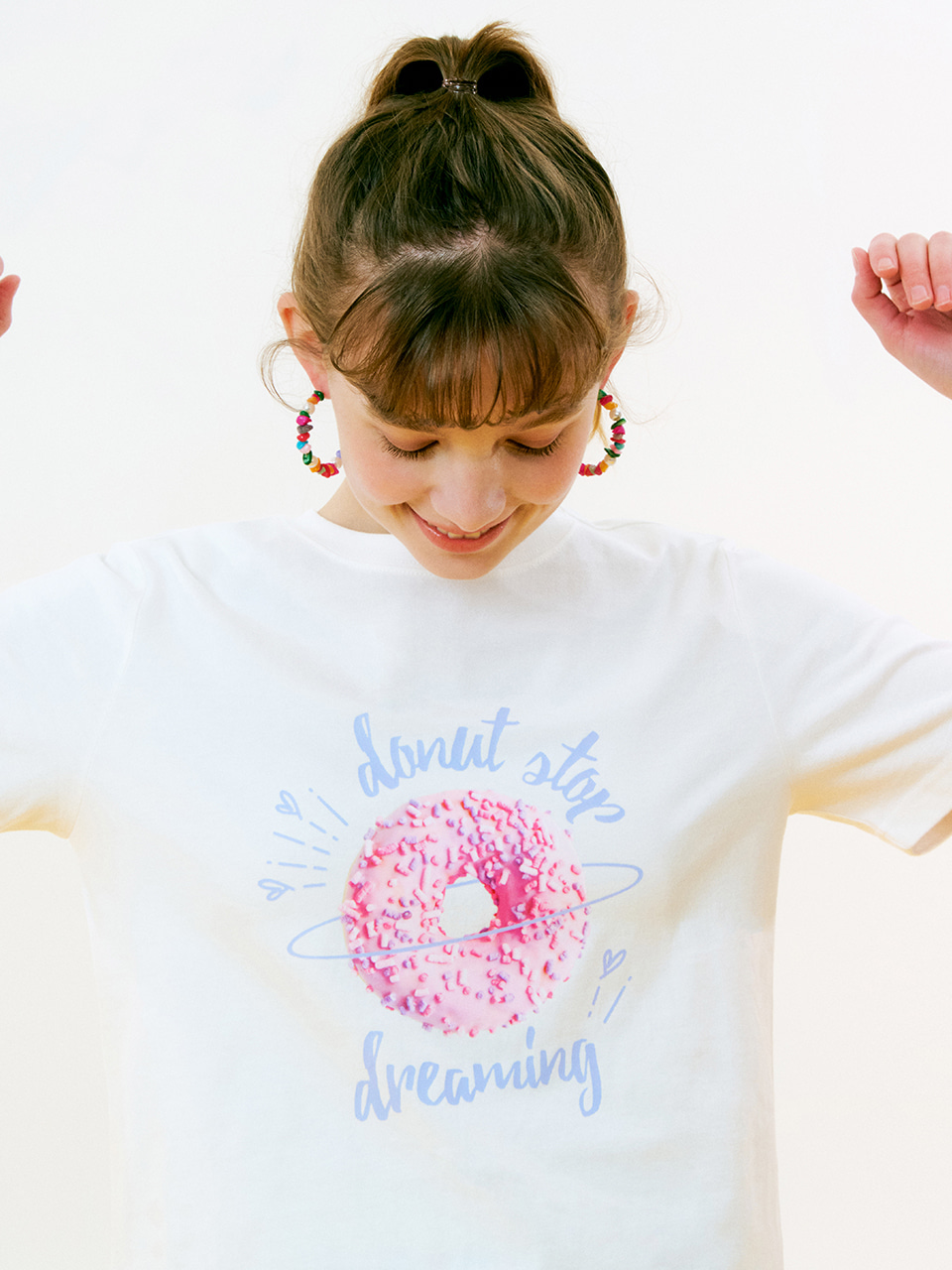 [홍아름 착용]행성 도넛 반팔 티셔츠 / 화이트
